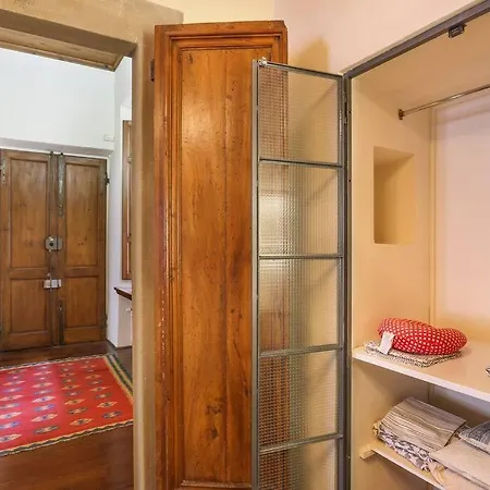 Casa Strozzi - *