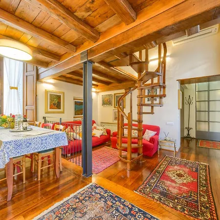 Casa Strozzi - * Florence
