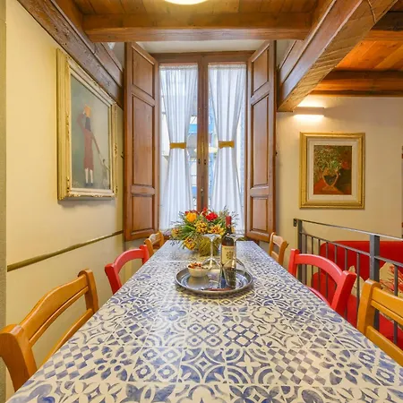 Casa Strozzi - *